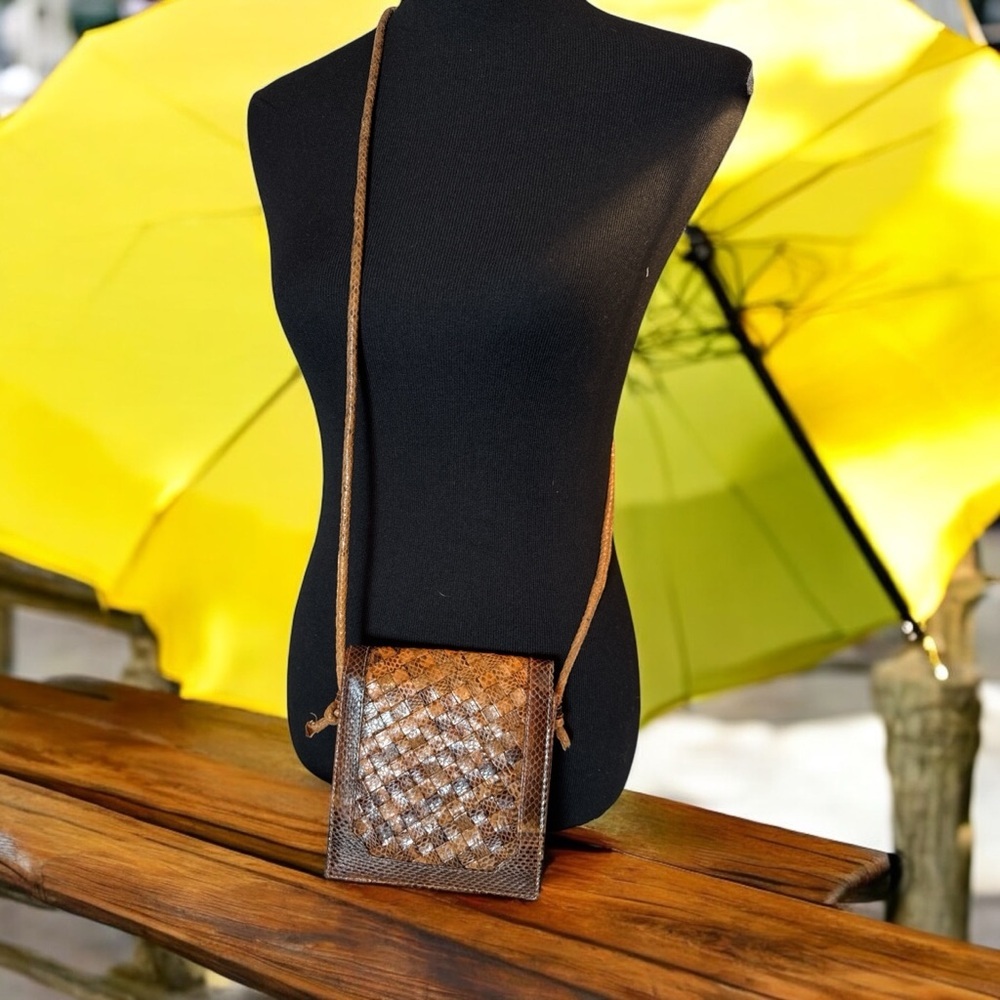 SNAKE SKIN CROSSBODY BAG – NEUTRAL TONE, TWO-COMPARTMENT DESIGN
